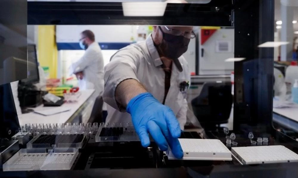 Όσοι μολύνθηκαν από τη νοτιοαφρικανική μετάλλαξη έχουν καλύτερη ανοσία